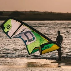 Ozone Enduro V5 Freeride Kite -Kite Boarding Shop ozone enduro v5 size 4