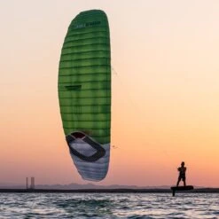 Ozone Hyperlink V3 Convertible Open/Closed Cell Foil Kite - 30% Off 8 Ozone Hyperlink V3 Convertible Open/Closed Cell Foil Kite - 30% Off -Kite Boarding Shop ozone hyperlink v3 size bar 4